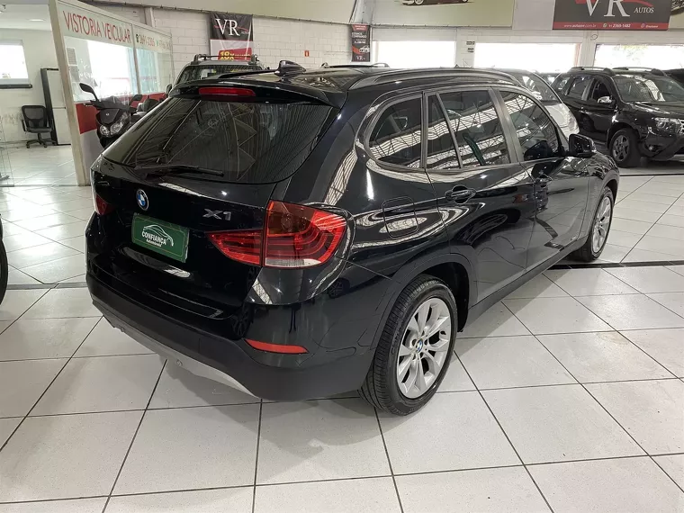 BMW X1 Preto 12