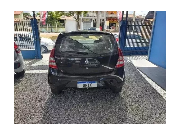 Renault Sandero Preto 4