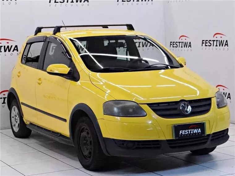 Volkswagen Fox Amarelo 4