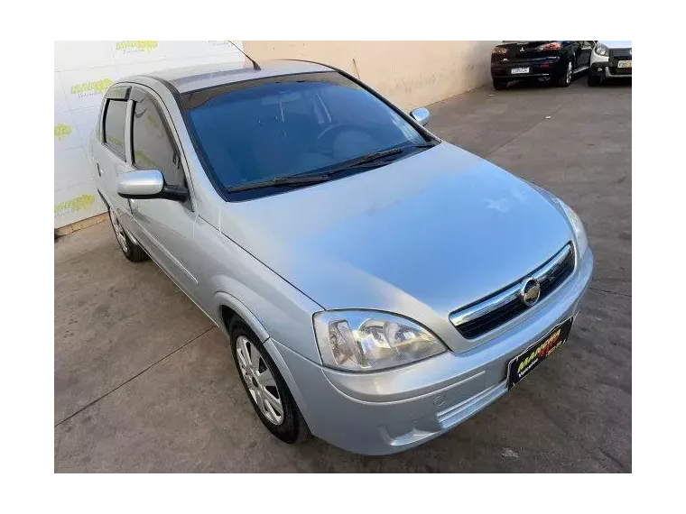 Chevrolet Corsa Prata 2