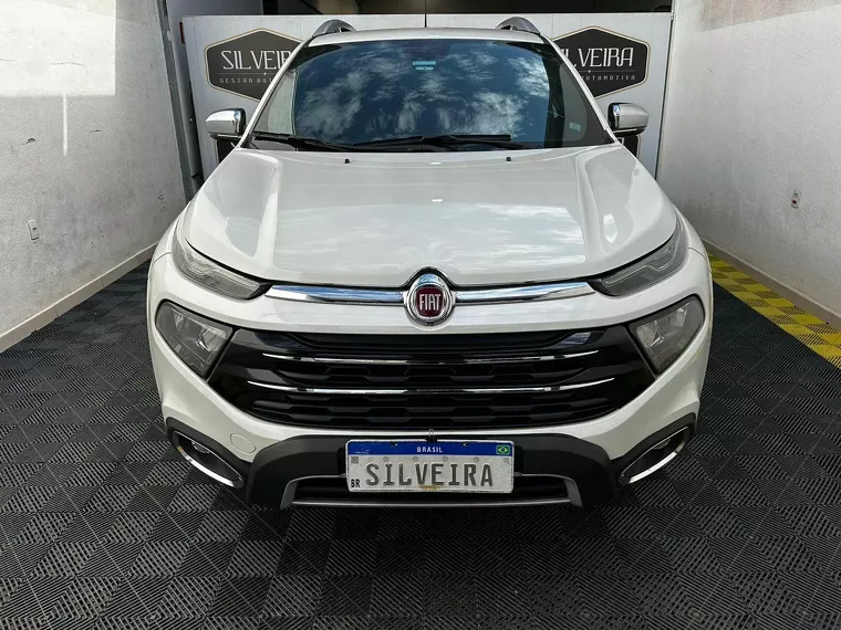 Fiat Toro Branco 2