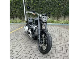 BMW R 18