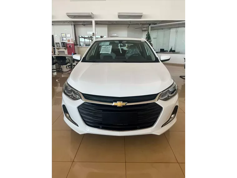 Chevrolet Onix Branco 7