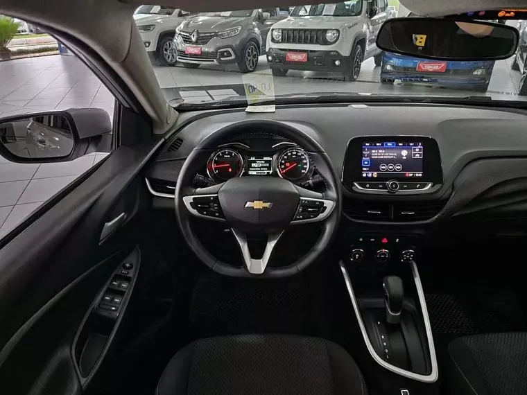 Chevrolet Onix Prata 14