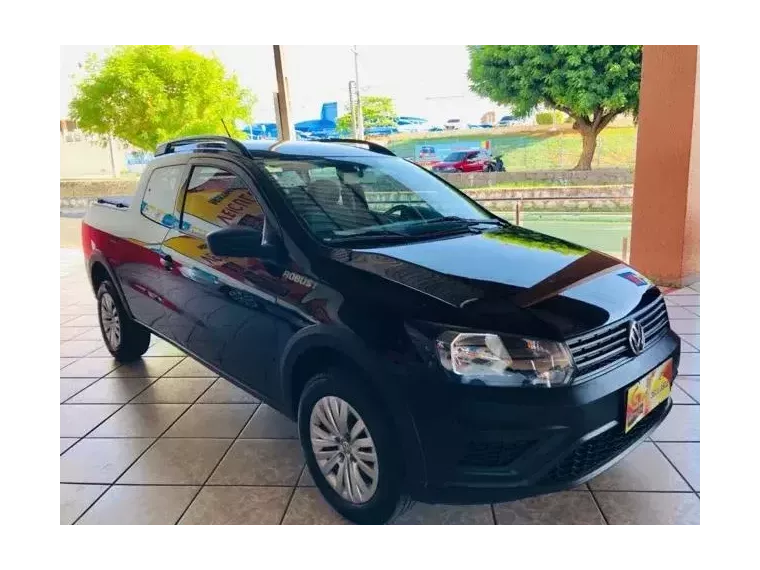 Volkswagen Saveiro Preto 4