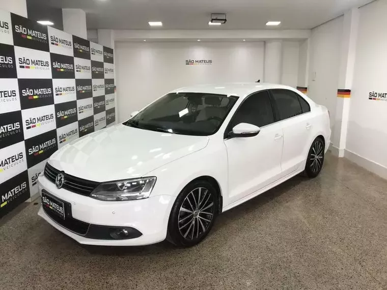 Volkswagen Jetta Branco 11