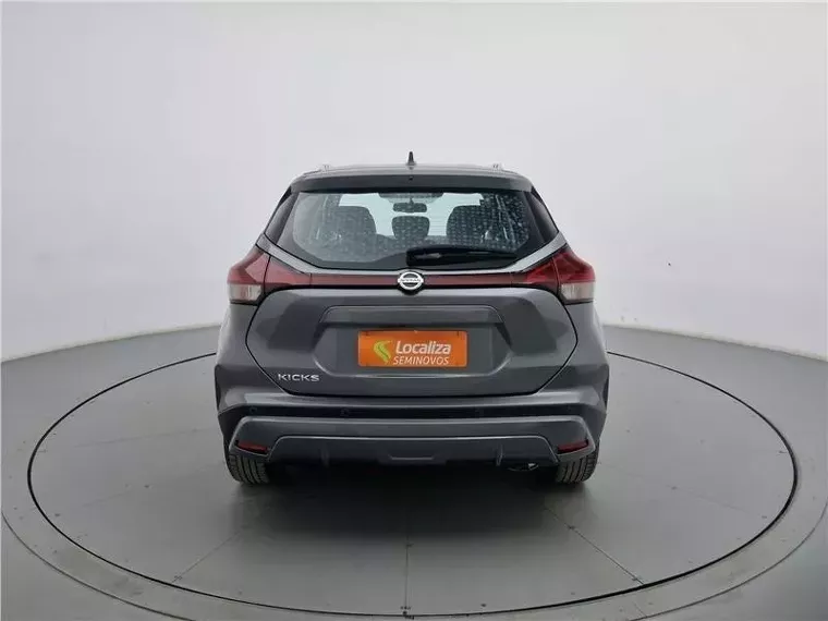 Nissan Kicks Cinza 9