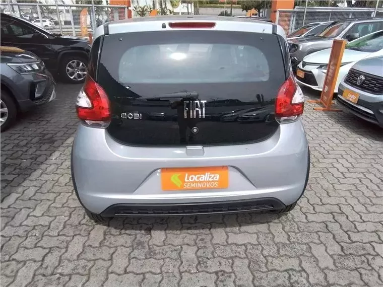 Fiat Mobi Prata 3