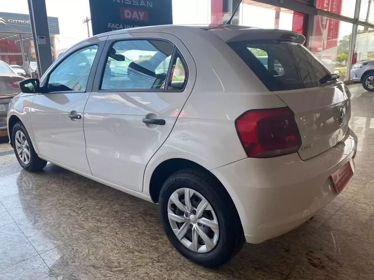 Volkswagen Gol Branco 9