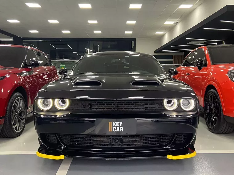 Dodge Challenger Preto 12