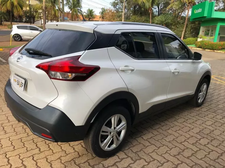 Nissan Kicks Branco 5