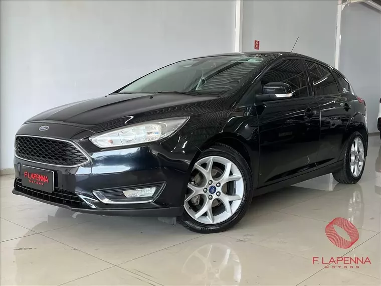 Ford Focus Preto 3