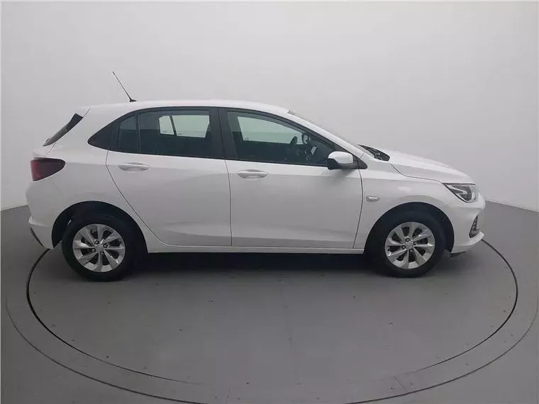 Chevrolet Onix Branco 8