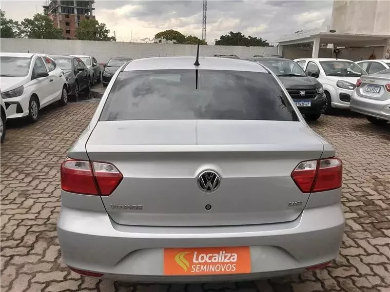 Volkswagen Voyage Prata 16