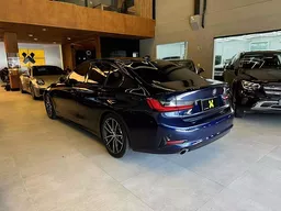 BMW 330i