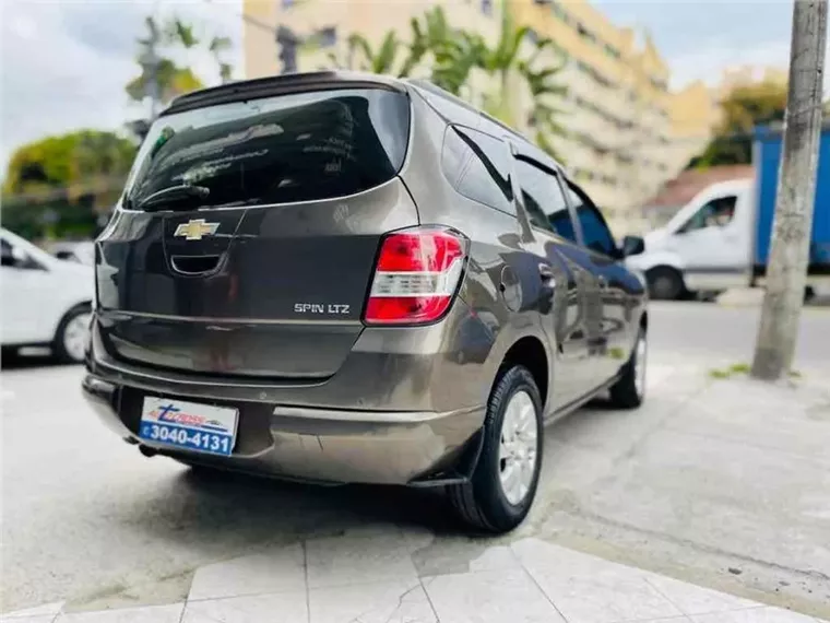 Chevrolet Spin Cinza 4