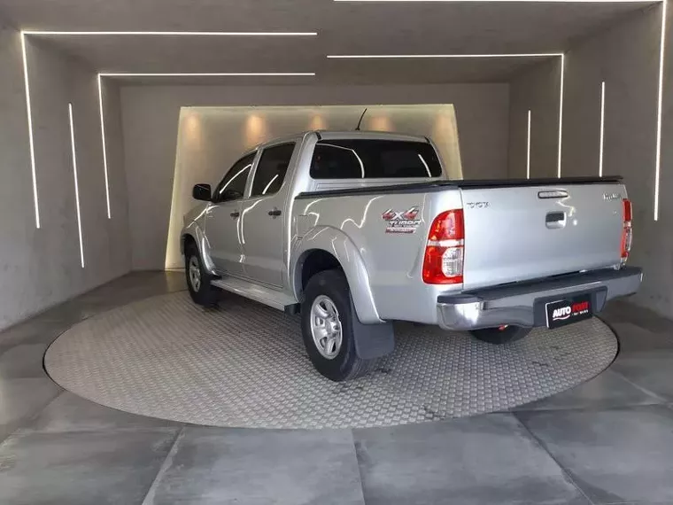 Toyota Hilux Prata 2