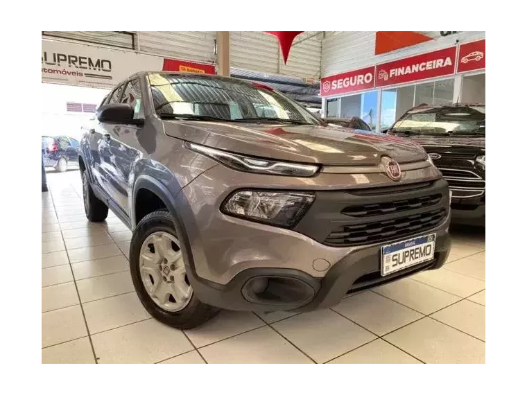 Fiat Toro Cinza 1