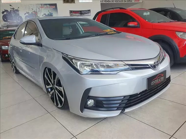 Toyota Corolla Prata 4