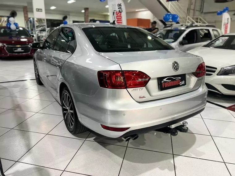 Volkswagen Jetta Cinza 13