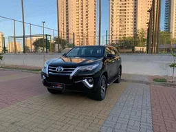 Toyota Hilux SW4