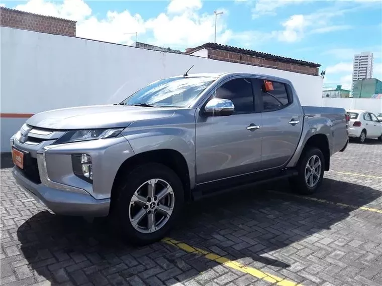 Mitsubishi L200 Triton Prata 2