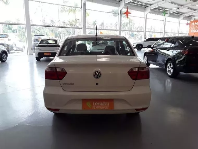 Volkswagen Voyage Branco 3