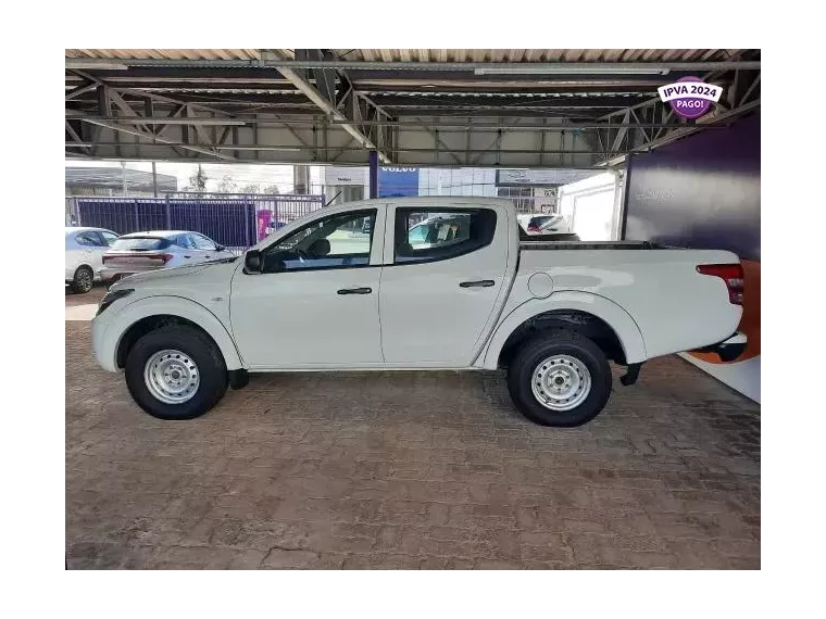 Mitsubishi L200 Branco 7