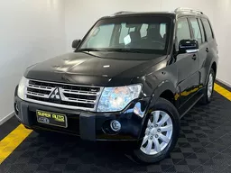 Mitsubishi Pajero Full