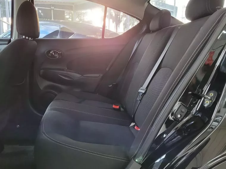 Nissan Versa Preto 4