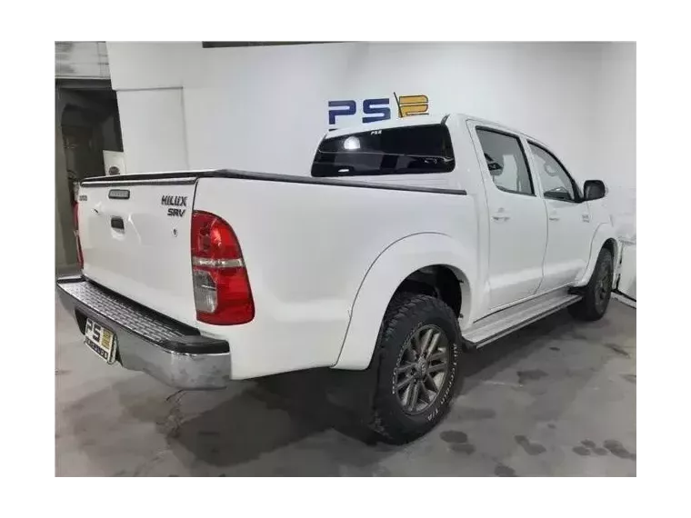 Toyota Hilux Branco 5