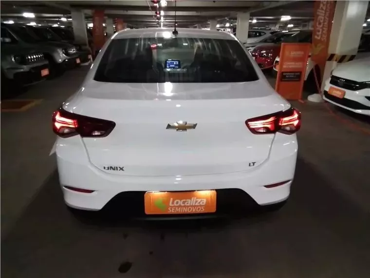 Chevrolet Onix Branco 2