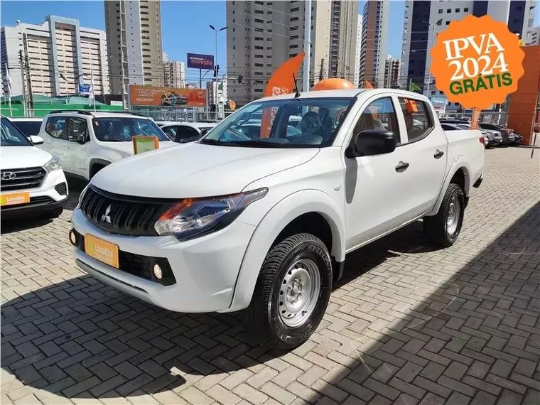 Mitsubishi L200 Triton Branco 8