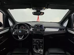 BMW 225i