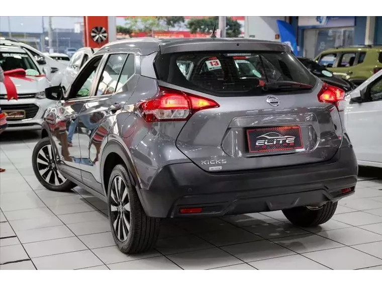 Nissan Kicks Cinza 7