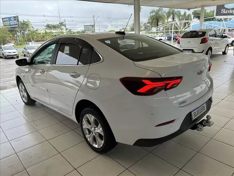 Chevrolet Onix Branco 6