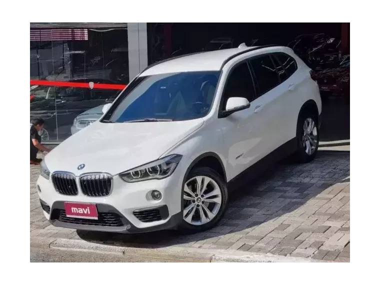 BMW X1 Branco 4