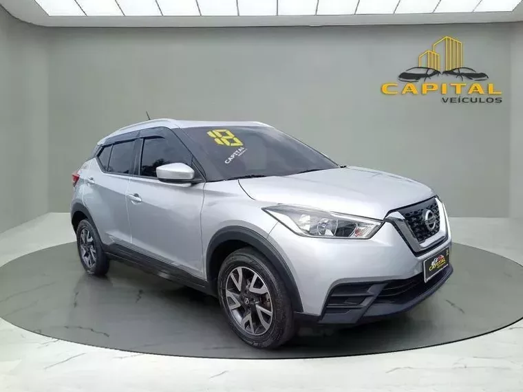 Nissan Kicks Prata 9