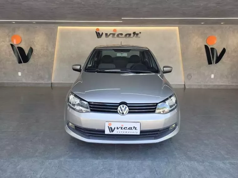 Volkswagen Voyage Prata 14