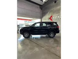Toyota Hilux SW4