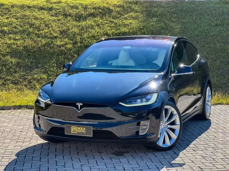 Tesla Model X Preto 3