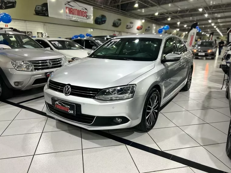 Volkswagen Jetta Cinza 2