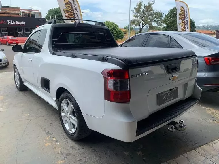 Chevrolet Montana Branco 2