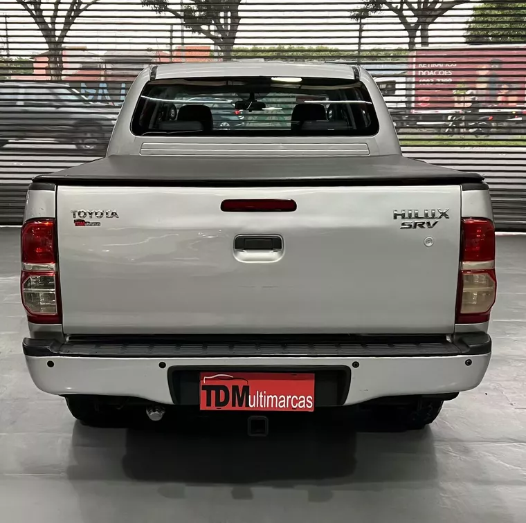 Toyota Hilux Prata 6