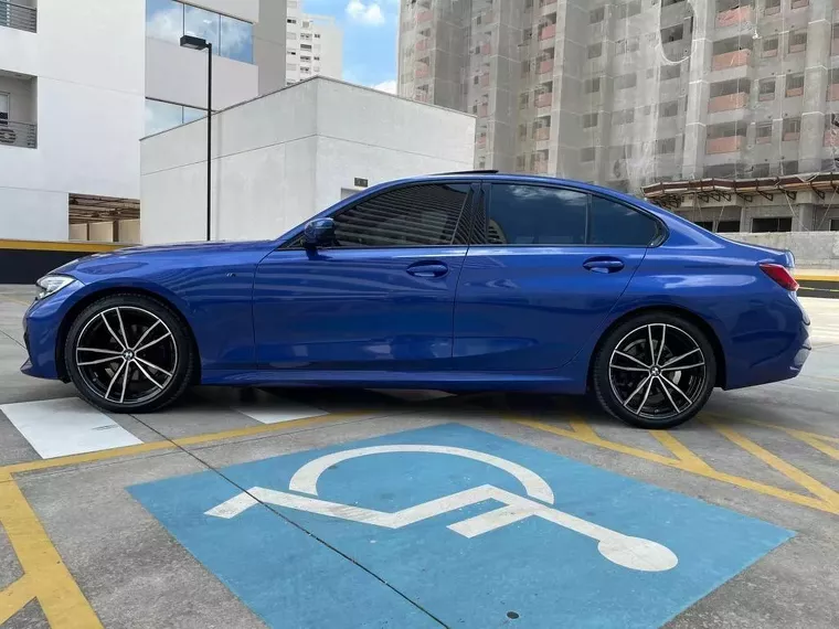 BMW 320i Azul 12