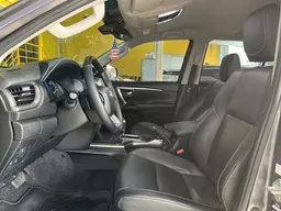 Toyota Hilux SW4