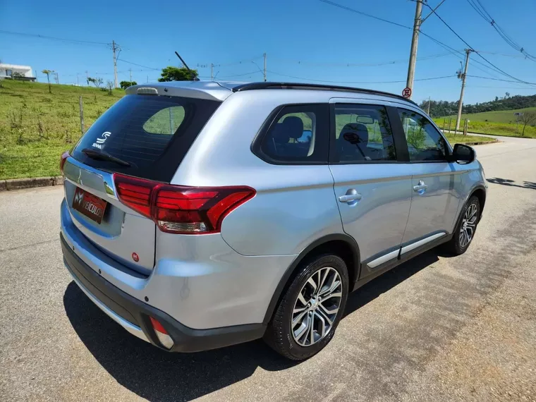 Mitsubishi Outlander Prata 6