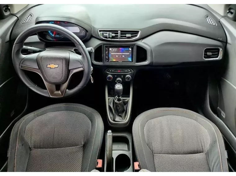 Chevrolet Onix Branco 3