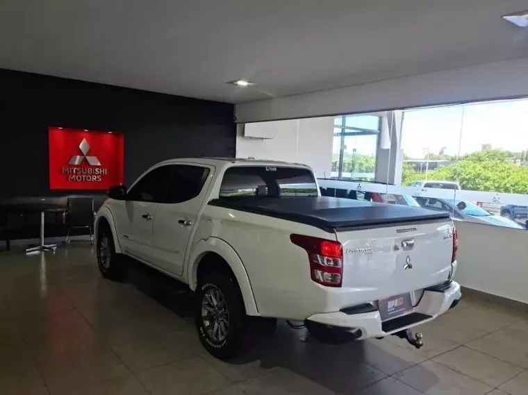 Mitsubishi L200 Triton Branco 7