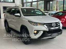 Toyota Hilux SW4